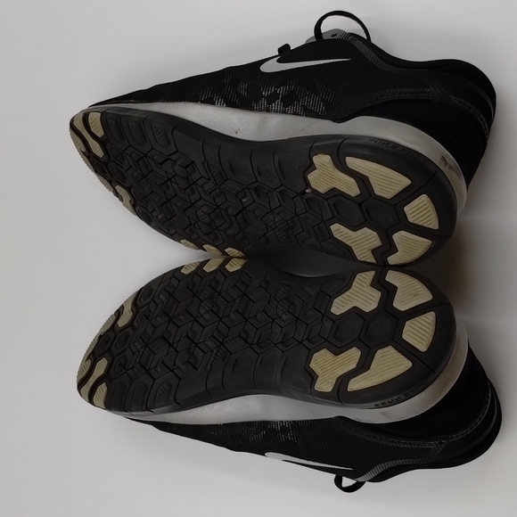 Nike women's size 9 Free TR fit 5 Black/Silver running sneakers - Picture 8 of 8